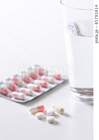 錠剤とカプセル薬 85791614