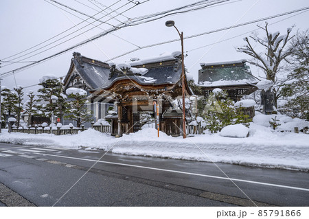 雪の飛騨古川（岐阜県）本光寺 85791866
