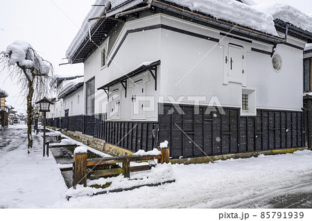 雪の飛騨古川の町並み(岐阜県) 雪の飛騨古川の町並み(岐阜県) 85791939