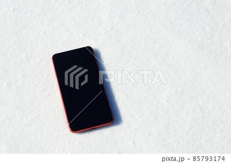 雪上のスマホ 雪上のスマホ 85793174