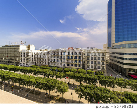 チュニジア チュニス新市街 ハビブ・ブルギバ通り / Tunis, Tunisia 85798803