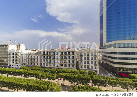 チュニジア チュニス新市街 ハビブ・ブルギバ通り / Tunis, Tunisia 85798804