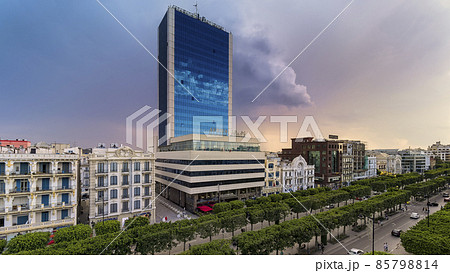 チュニジア チュニス新市街 ハビブ・ブルギバ通り / Tunis, Tunisia 85798814