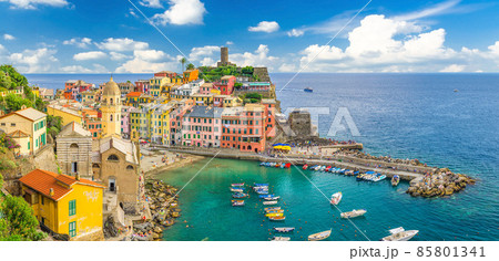 Vernazza village with typical colorful multicolored buildings 85801341
