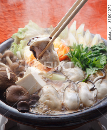 牡蠣の味噌鍋　　　牡蠣鍋 85804079