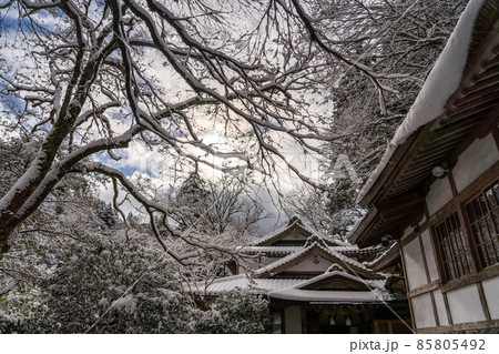 京都市　雪景色　冬　貴船神社と周辺風景 85805492