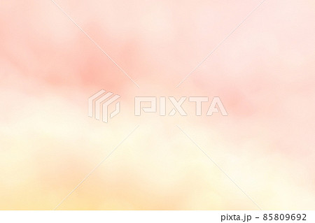 赤色系抽象的背景　淡い赤ピンク色の花びら　玉ボケ・丸ボケ　 85809692