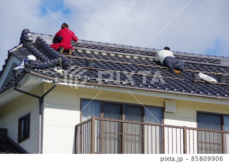 棟瓦の漆喰の補修　棟瓦のメンテナンス 85809906
