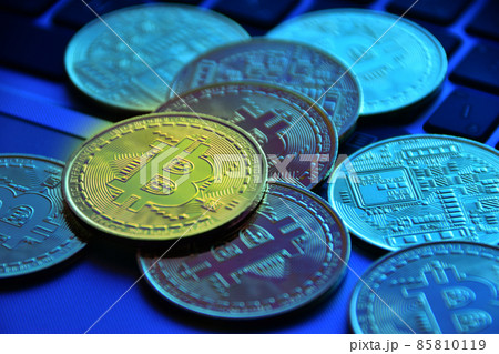 仮想通貨のイメージ(ビットコイン) 85810119