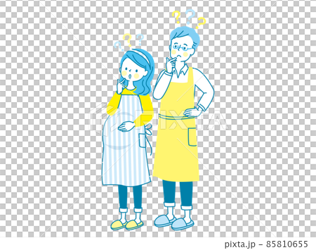 疑問を持つ若い妊婦さんとエプロン姿の夫 疑問を持つ若い妊婦さんとエプロン姿の夫 85810655