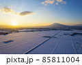 夕日と雪原と岩木山 85811004