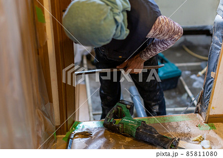 住宅リフォーム　風呂場解体工事 85811080