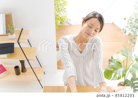 20代　30代　主婦　リビング 85812203