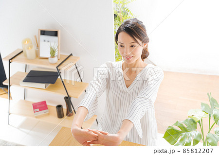 20代　30代　主婦　リビング 85812207