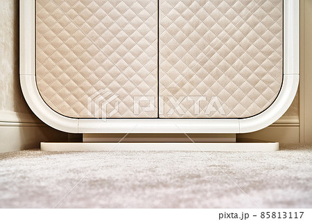 Wardrobe with rhombus quilted alcantara material on doors 85813117