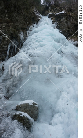 新九郎の滝氷瀑 85813125