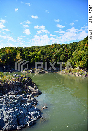 神々しき神居古潭 85817766