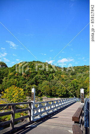 神々しき神居古潭 85817842