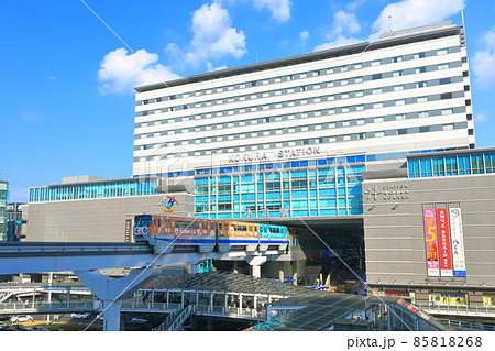 【福岡県】快晴下のJR小倉駅南口 85818268