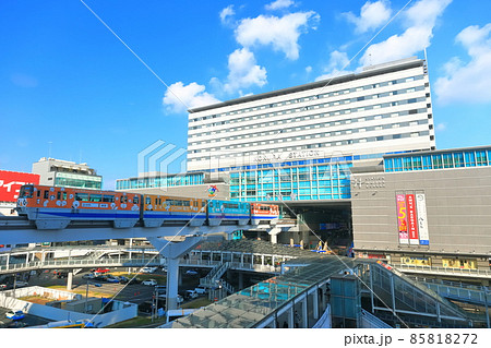 【福岡県】快晴下のJR小倉駅南口 85818272