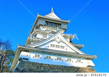 【福岡県】晴天下の小倉城天守閣 【福岡県】晴天下の小倉城天守閣 85818279