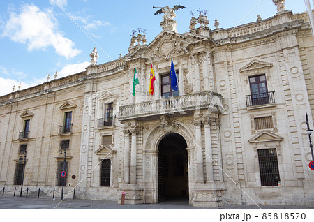 セビリアの旧王立タバコ工場（現セビリア大学本部棟） 85818520