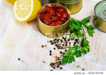 Canned squid in tomato sauce 85819446