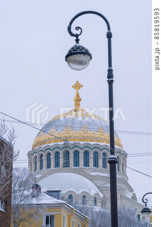 Russia. Kronstadt, January 12, 2022. View of St. Nicholas Naval Cathedral on a frosty day. Russia. Kronstadt, January 12, 2022. View of St. Nicholas Naval Cathedral on a frosty day. 85819593