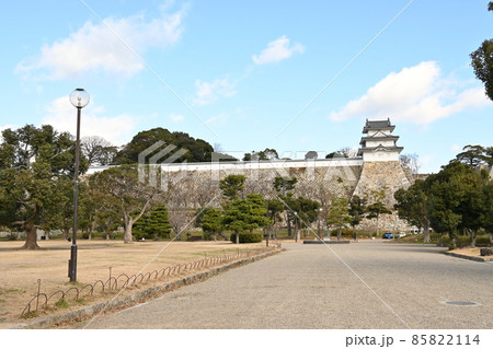 明石城の巽櫓（たつみやぐら）と公園内 85822114