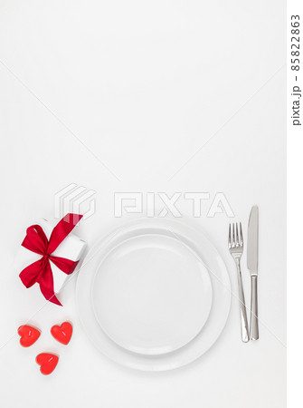 Valentines day or romantic dinner background. Festive romantic table setting on a white background. Valentine's card. Valentines day or romantic dinner background. Festive romantic table setting on a white background. Valentine's card. 85822863