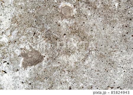 ひび割れ・穴の開いたコンクリートの外壁 横浜 ひび割れ・穴の開いたコンクリートの外壁 横浜 85824943