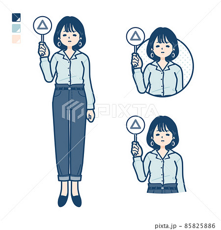 オープンカラーシャツを着た若い女性が三角印パネルを出すイラスト 85825886