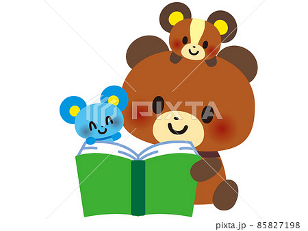 読書をする子供 85827198