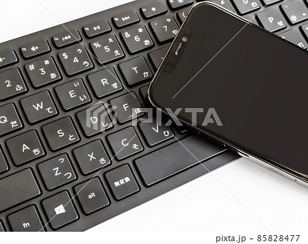 スマートフォンとキーボード スマートフォンとキーボード 85828477