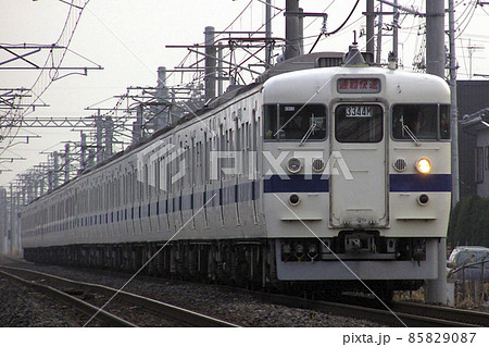 デッドセクションを行く常磐線415系中距離電車(通勤快速) デッドセクションを行く常磐線415系中距離電車(通勤快速) 85829087