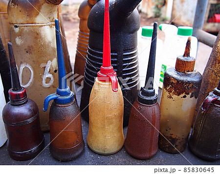 色々な古い油差し 色々な古い油差し 85830645