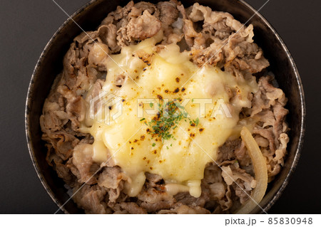 チーズ牛丼 85830948