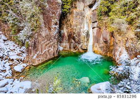 冬の柿其渓谷：牛ヶ滝　 85831296