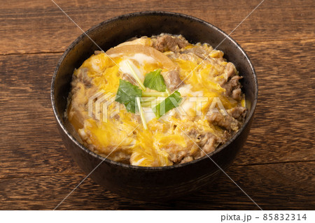 牛とじ丼　 85832314