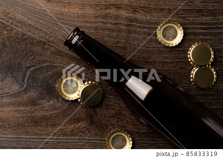 空のビール瓶 85833319