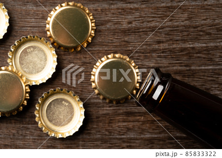 空のビール瓶 空のビール瓶 85833322