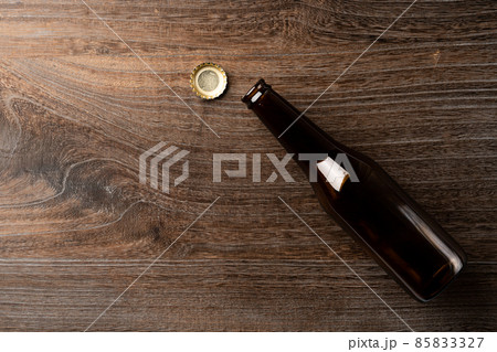 空のビール瓶 85833327