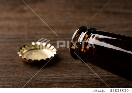空のビール瓶 85833330