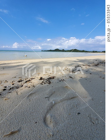 石垣島底地ビーチ　冬景色　 85833843