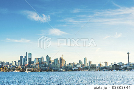 Seattle cityskyline over Lake Union on sunny day,seattle,washington,usa.. 85835344