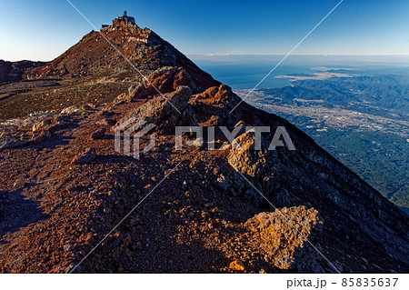 富士山・剣ヶ峰と静岡方面の眺め 富士山・剣ヶ峰と静岡方面の眺め 85835637