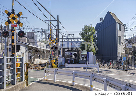 東急多摩川線　沼部駅前の街並み　東京都大田区 85836001