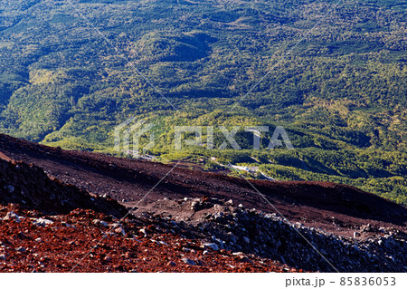 富士山山山頂から見る富士宮登山道 85836053