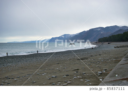 冬のヒスイ海岸 富山県東部朝日町の宮崎海岸 冬のヒスイ海岸 富山県東部朝日町の宮崎海岸 85837111