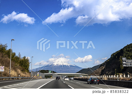 新東名高速道路新清水IC付近からの富士山 85838322